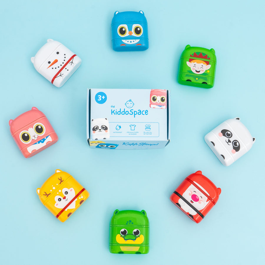 KiddoStämpel™ - Anpassad Namnstämpel (Julutgåva 2025)