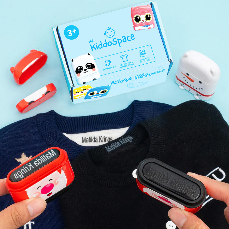 KiddoStämpel™ - Anpassad Namnstämpel (Julutgåva 2025)